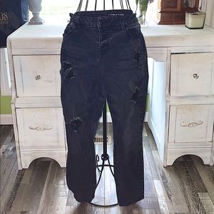 •ripped denim jeans•